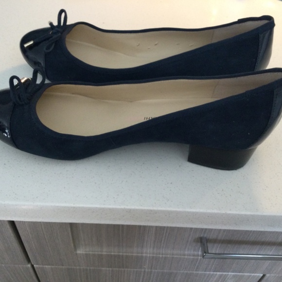 Brand New in Box Isaac Mizrahi Flats - Picture 3 of 11